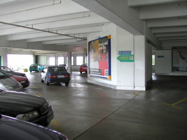 Buxtehuder Str. / 2. Ebene geg. Eing.