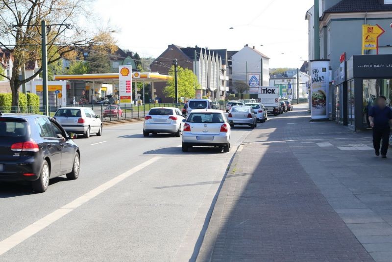 Artur-Ladebeck-Str.  56