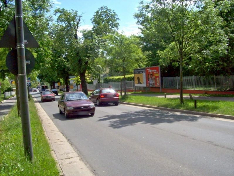 Ettersburger Str. 19 li.