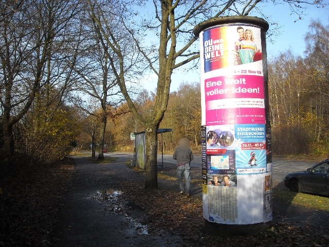 Alte Ldstr./Bushaltestelle Wasserwerk li.