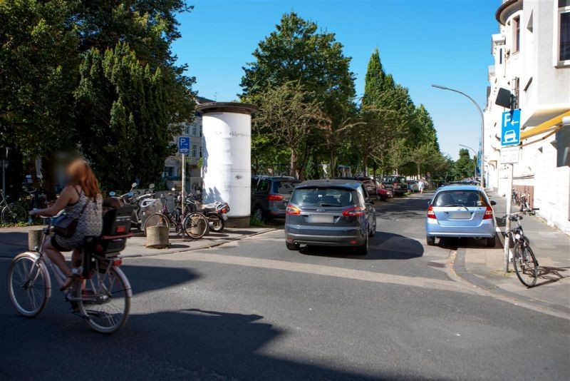 Erzbergerplatz/Schillstr.