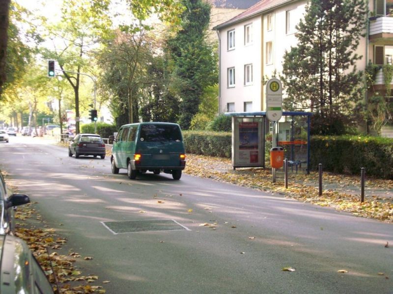 Friederikastr. 18/Knüwerweg saw./We.li.