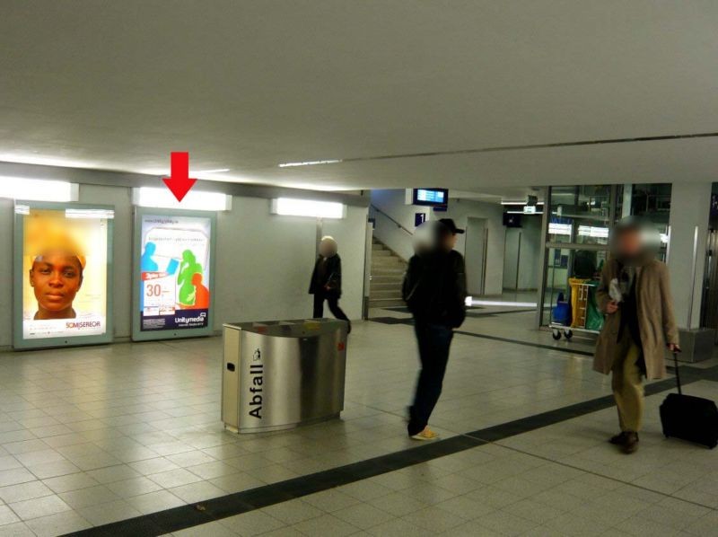 Hbf, Bstg.-Ufg., Ri. EG, links, 4.Sto.