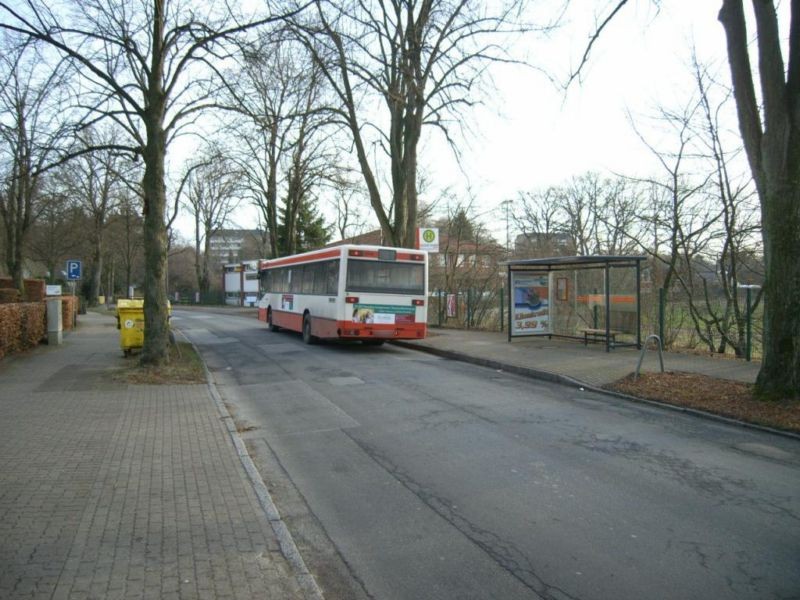 Ochsenzoller Str./Sportplatz