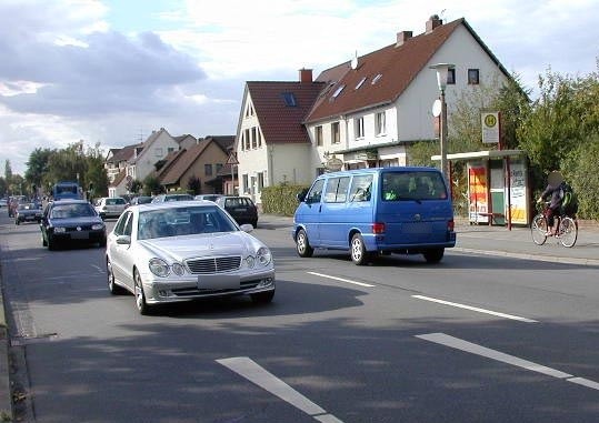 Reislinger Str./Amselweg li.