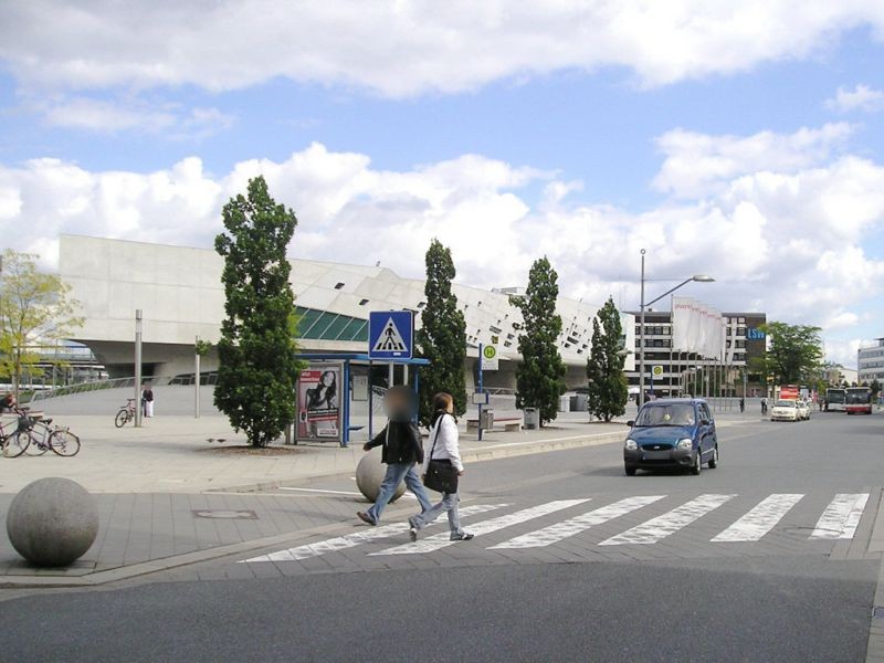 Willy-Brandt-Platz/Hbf außen