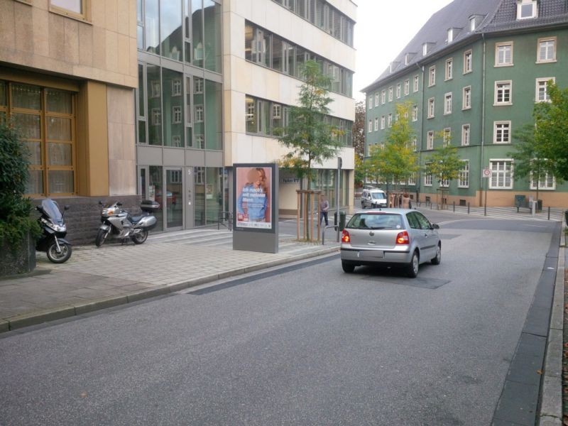 Rathausplatz   5-7/We.li.