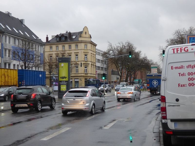 Clevischer Ring geg. Berliner Str. 5/Mittelinsel