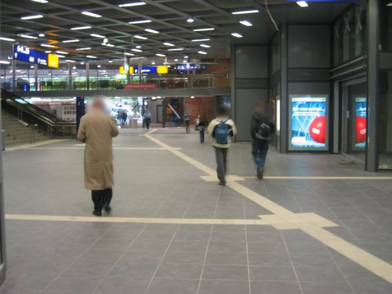 Hbf, Passage Ri. Südausg. re., 1. Sto.