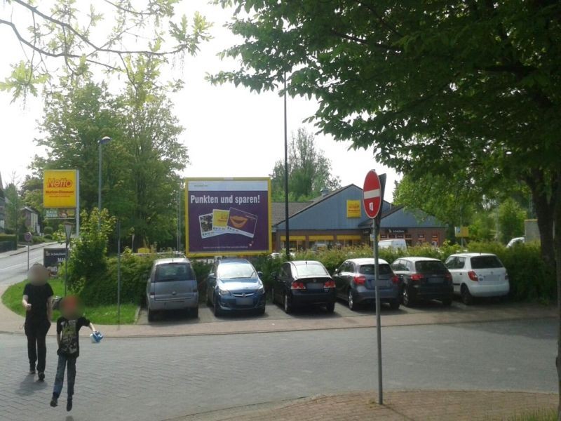 Bahnhofstr.  14a re. quer Netto