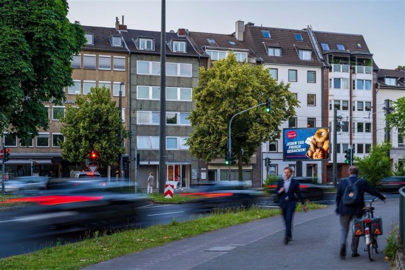 Haroldstr. geg. 18/Mittelinsel/sew.