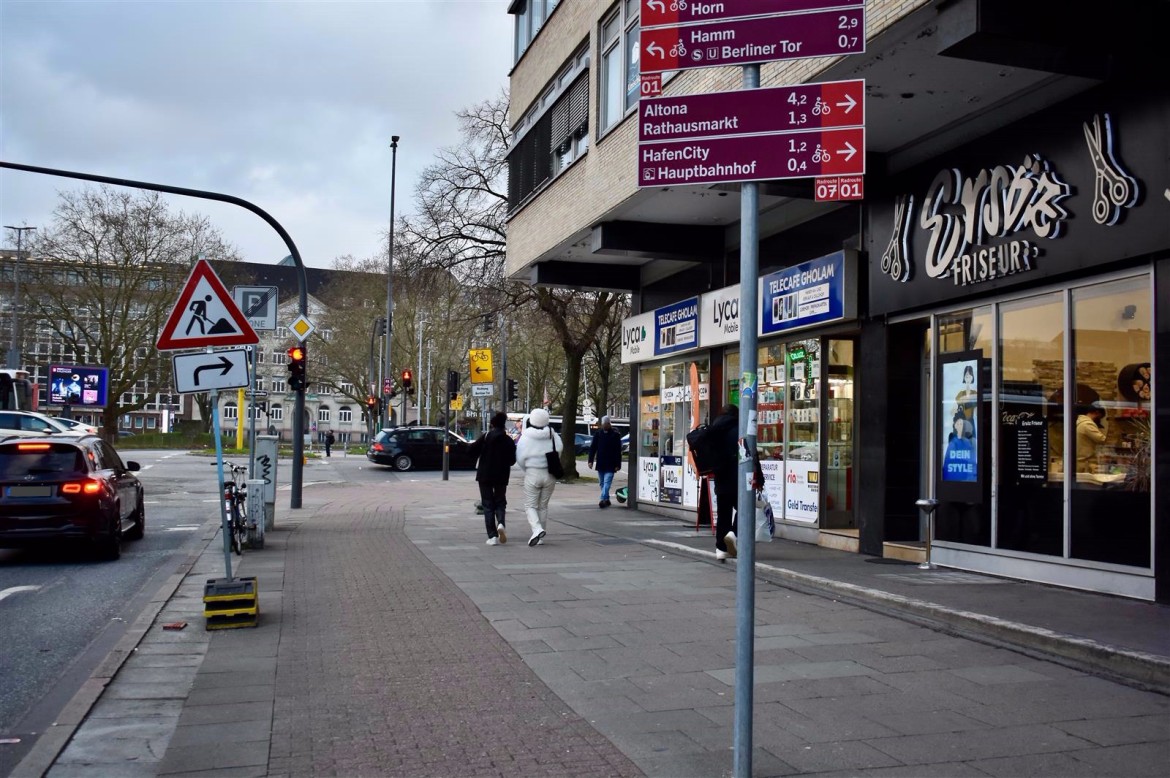 Kreuzweg/Adenauerallee 10