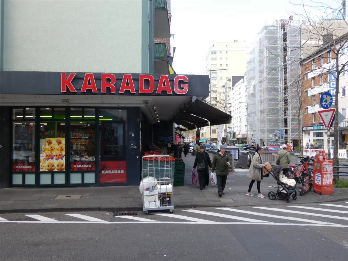 Viersener Str./Neusser Str. 265