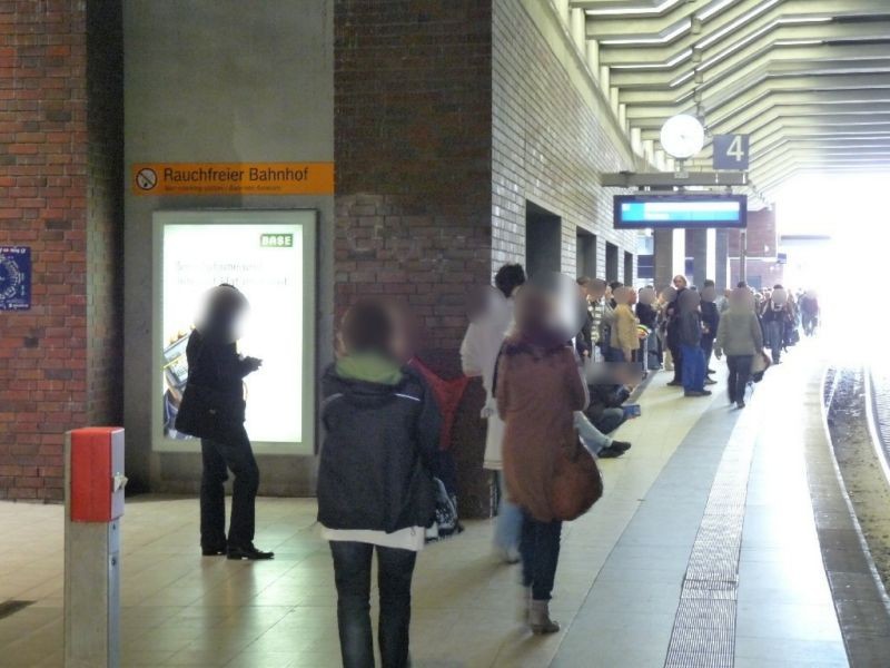 S-Bf Gesundbr., Gl. 3/4 Aufg. v. U-Bahn quer