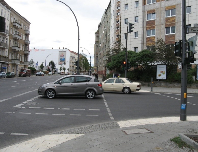 Markgrafendamm  27/Persiusstr. li.