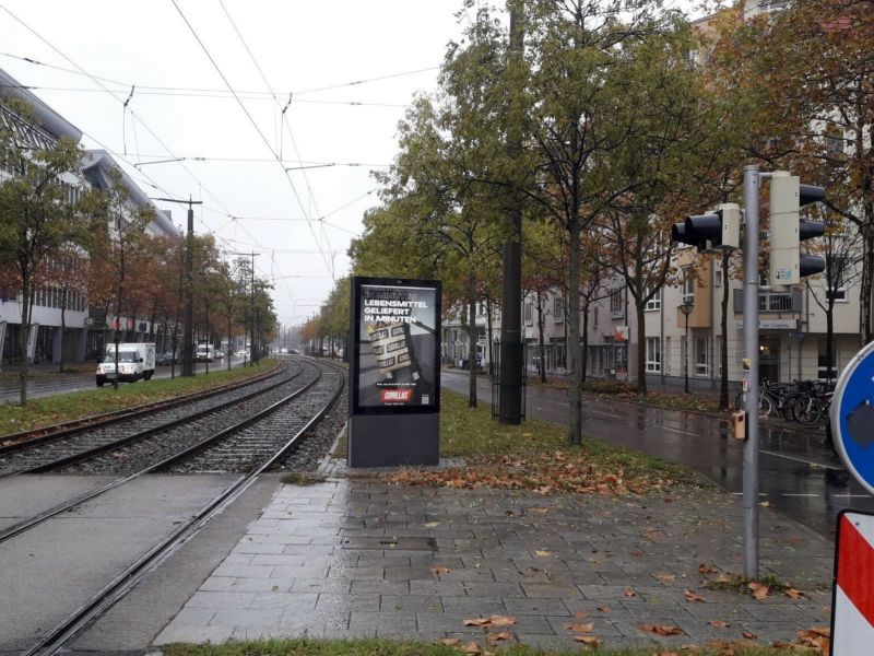 Prager Str. Nh.  49/Mühlstr./Mittelstreifen/We.li.