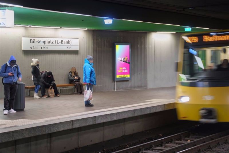 U-Bf Börsenplatz, Bstg., Ri. Marienpl., Einfahrt