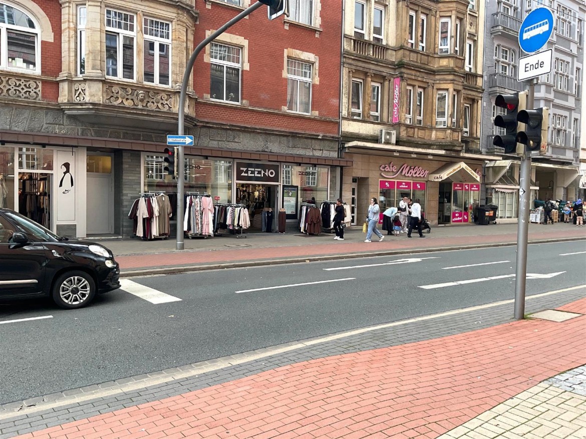 Friedrich-Ebert-Str.  10
