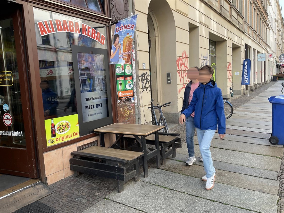 Jahnallee 1